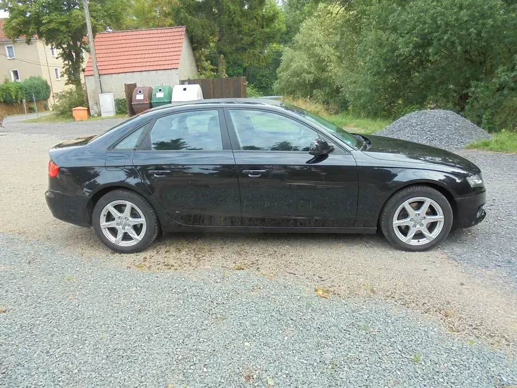 Gebraucht Audi A4 160 PS (117 kW) 2009 Schwarz Limousine