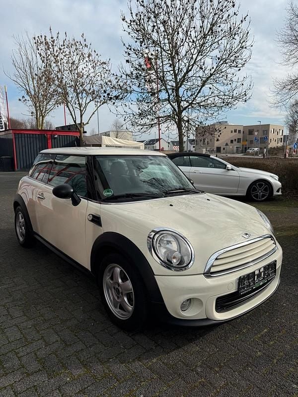 Gebraucht Mini Cooper 75 PS (55 kW) 2010 Weiß Kleinwagen