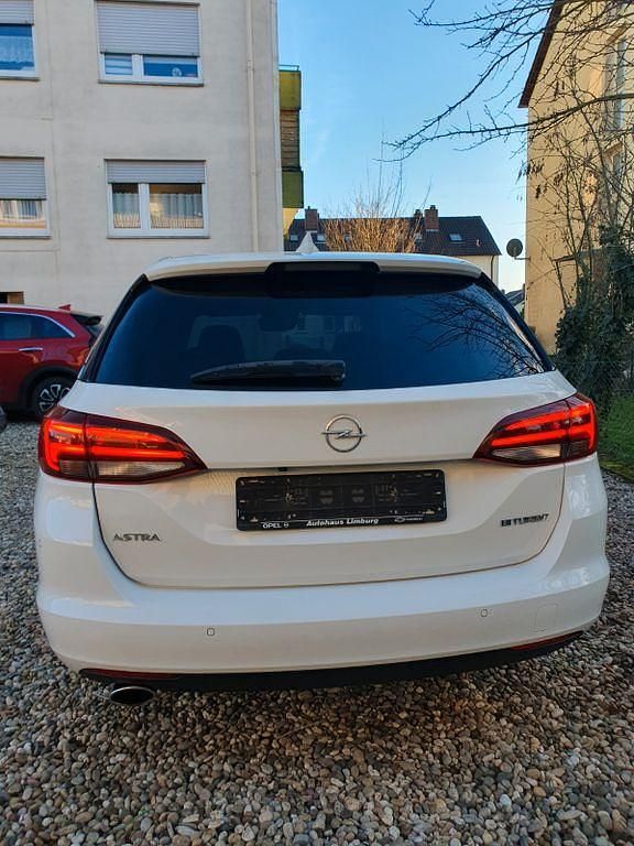 Gebraucht Opel Astra Ultimate 160 PS (117 kW) 2017 Weiß Kombi