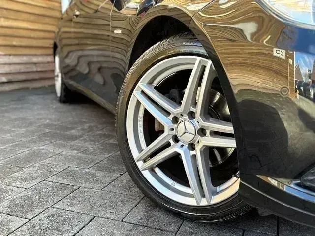 Usata Mercedes E220 170 CV (125 kW) 2010 Nero Berlina