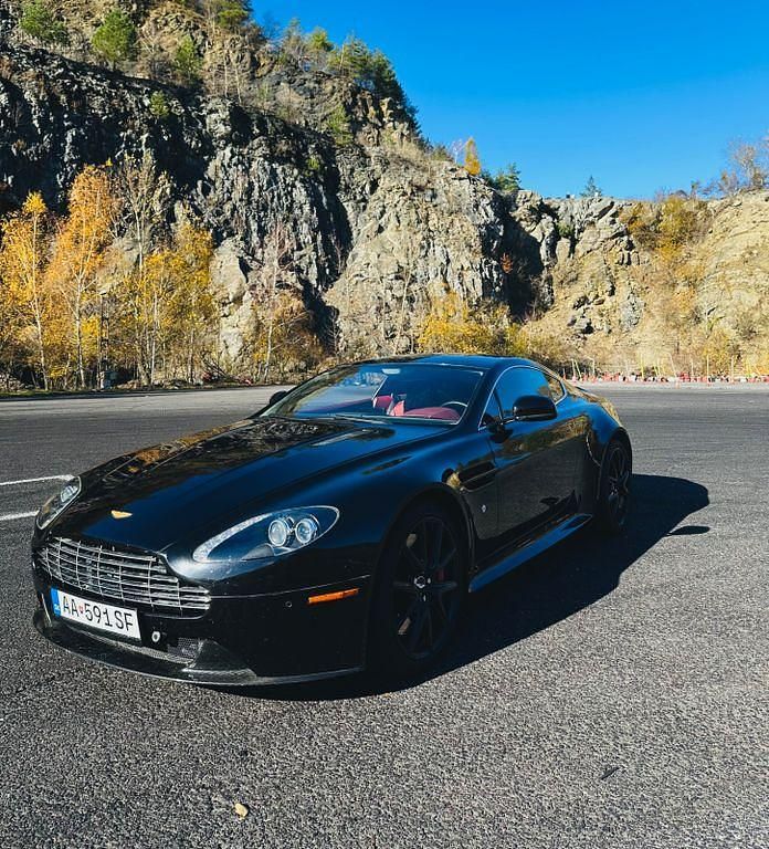 Schwarz Gebraucht 2012 Aston Martin V8 Vantage Coupé | 46.000 € - Bild 1/4