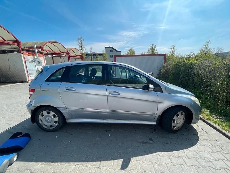 Gebraucht Mercedes B180 109 PS (80 kW) 2005 Schwarz Van / Kleinbus