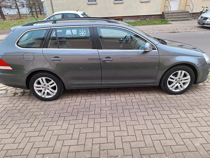 Gebraucht VW Golf V 122 PS (89 kW) 2009 Grau Kombi