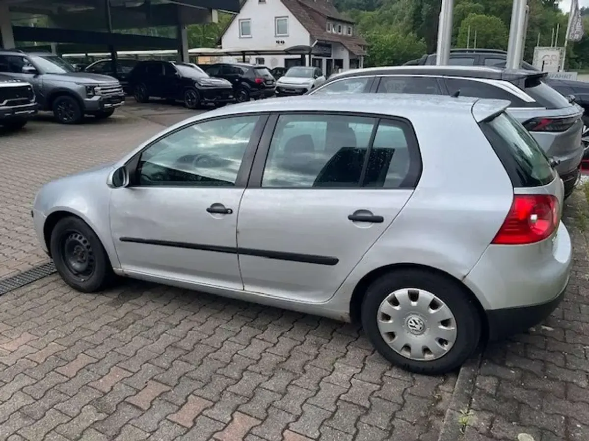 Gebraucht VW Golf IV Trendline 75 PS (55 kW) 2006 Reflexsilber metallic Kleinwagen