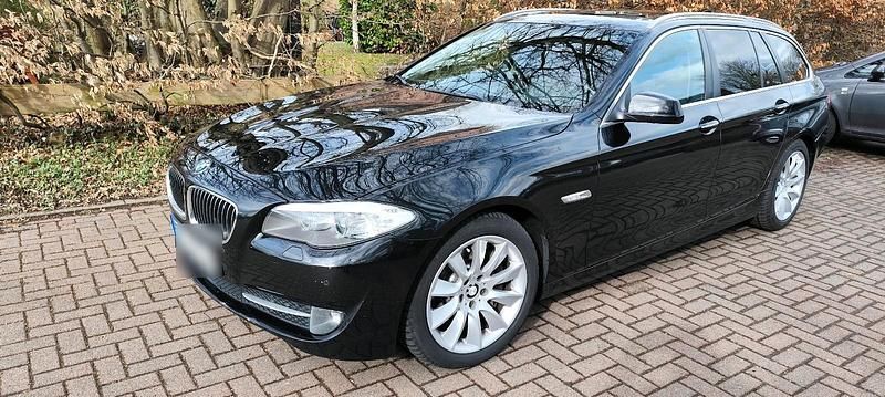 Gebraucht BMW 530 245 PS (180 kW) 2010 Schwarz Kombi