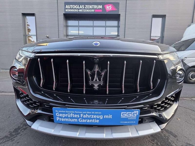 Gebraucht Maserati Levante 430 PS (316 kW) 2019 Schwarz SUV