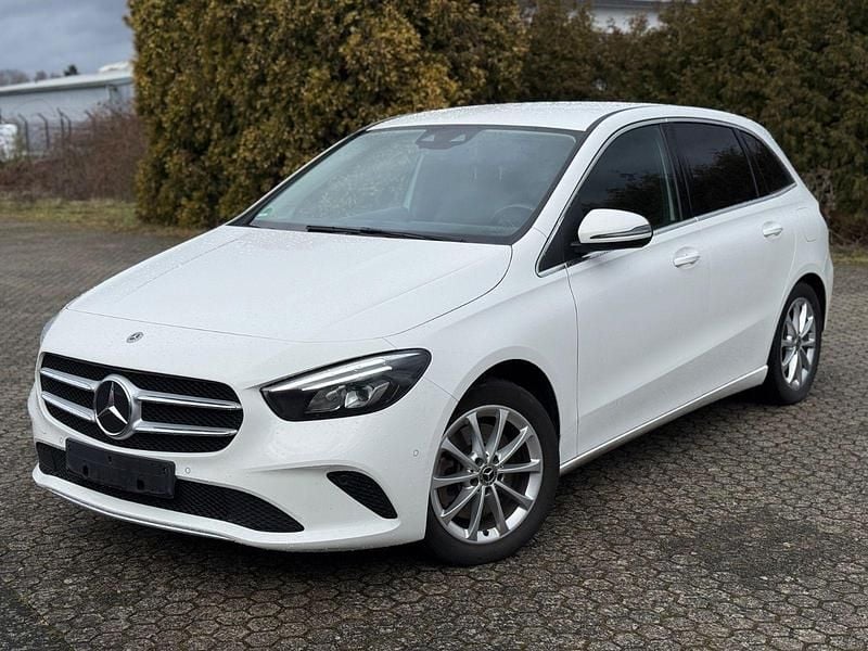 Gebraucht Mercedes E250 160 PS (117 kW) 2022 Weiß Limousine