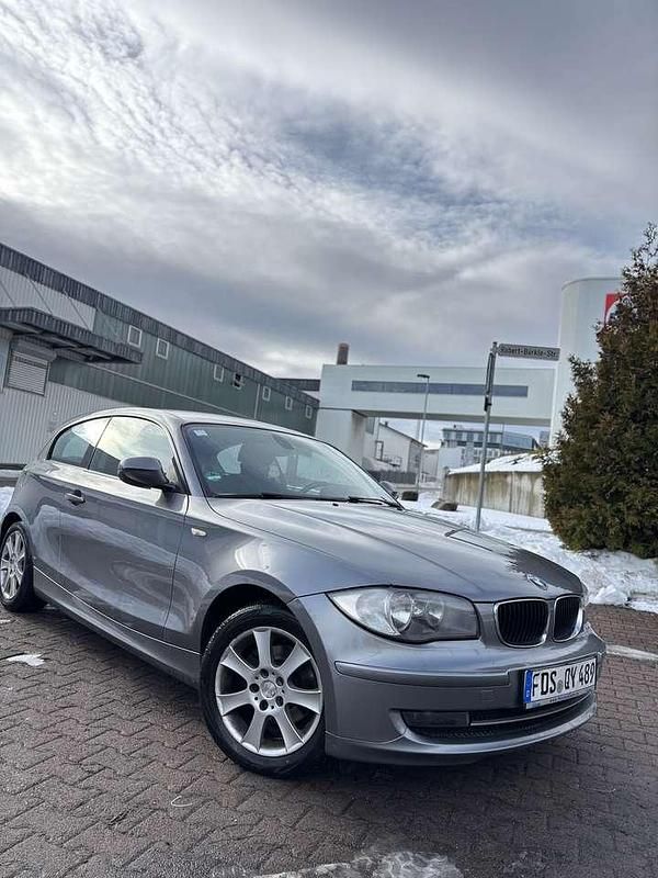 Gebraucht BMW 116 122 PS (89 kW) 2009 Grau Kleinwagen
