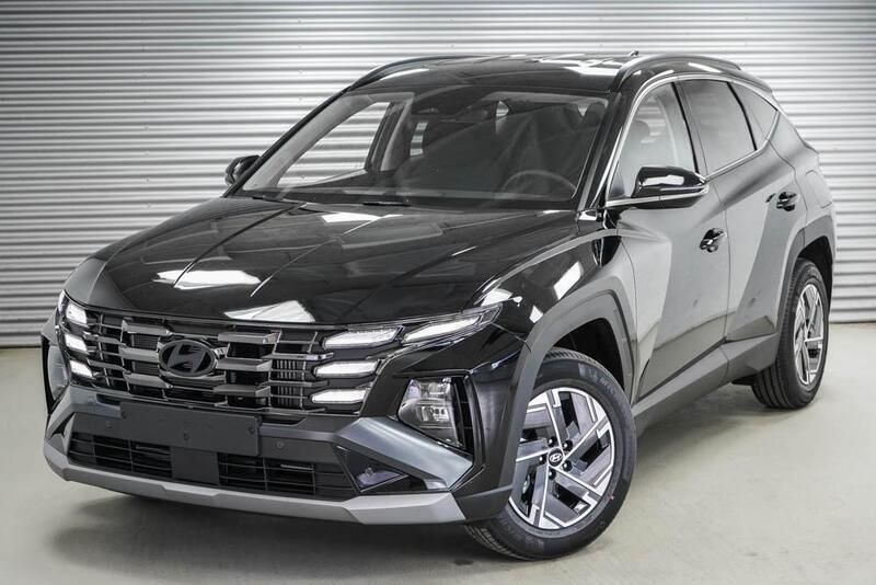 Phantom black metallic (a2b) Neu 2025 Hyundai Tucson Essential SUV | 32.470 € (Guter Preis) - Bild 1/4