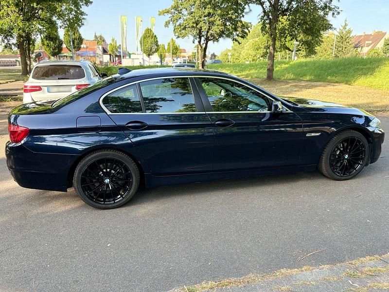 Gebraucht BMW 520 185 PS (136 kW) 2010 Blau Limousine