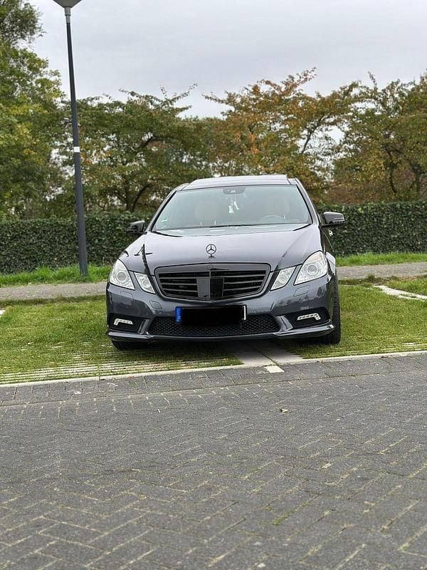 Gebraucht Mercedes E500 AMG 388 PS (285 kW) 2010 Grau Limousine