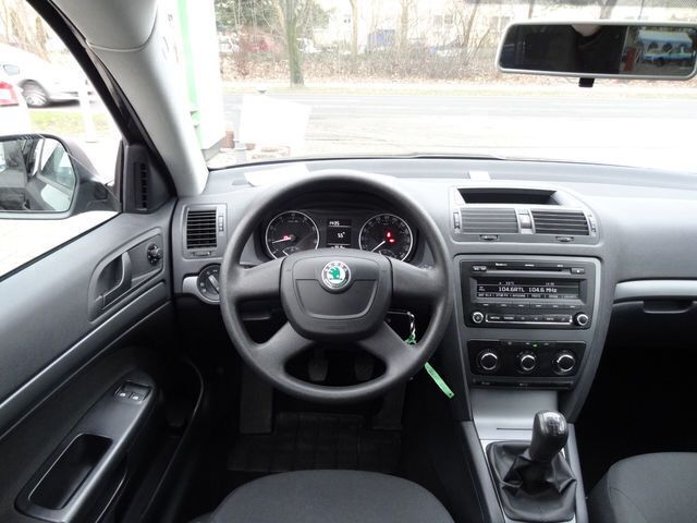 Gebraucht Skoda Octavia Fun 105 PS (77 kW) 2012 Schwarz metallic Kombi