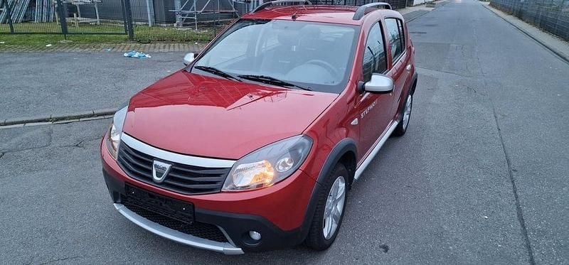 Gebraucht Dacia Sandero Stepway 84 PS (61 kW) 2012 Rot Limousine