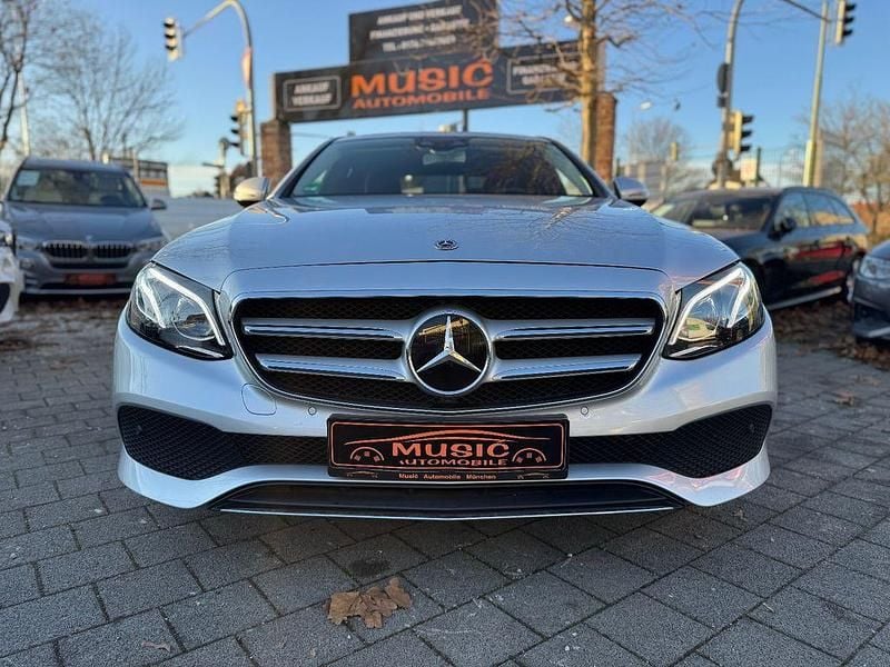 Gebraucht Mercedes E220 194 PS (142 kW) 2018 Silber Limousine
