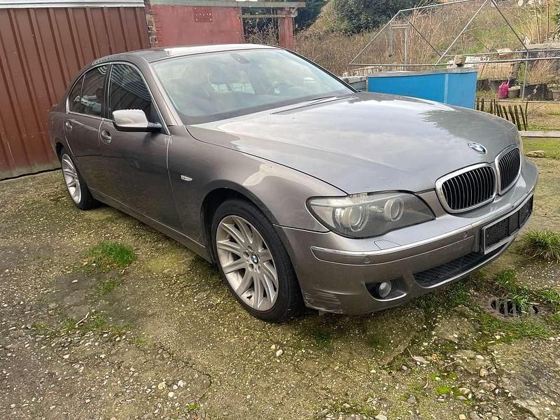 Gebraucht BMW 730 218 PS (160 kW) 2005 Silber Limousine