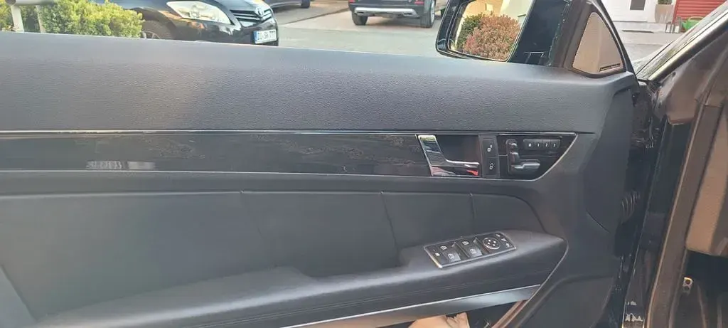 Gebraucht Mercedes E500 408 PS (300 kW) 2012 Schwarz Cabrio
