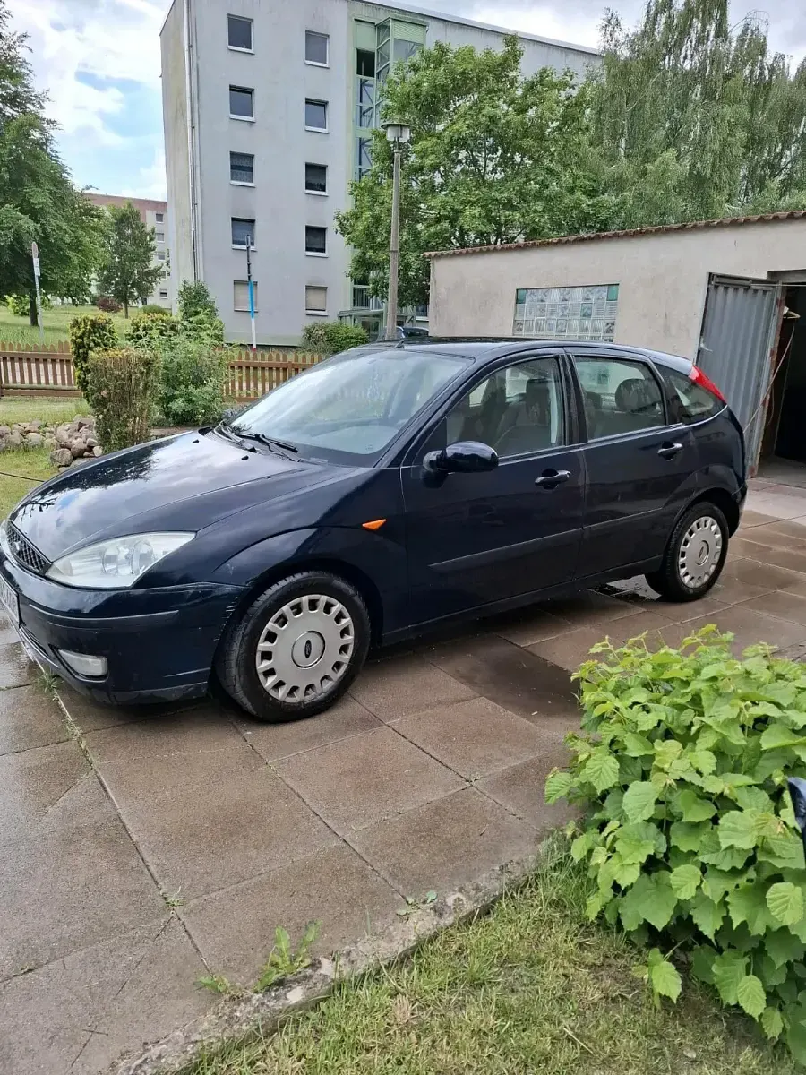 Gebraucht Ford Focus 115 PS (84 kW) 2004 Blau Kleinwagen
