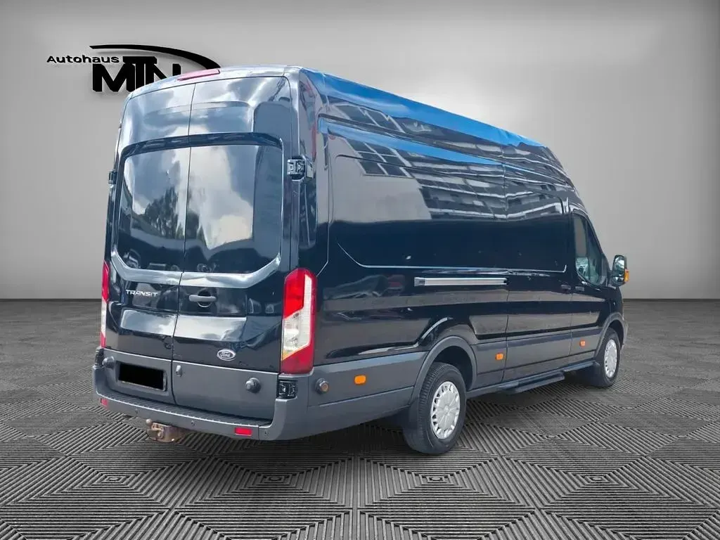 Używany Ford Transit 155 KM (114 kW) 2016 Czarny Sedan/Limuzyna
