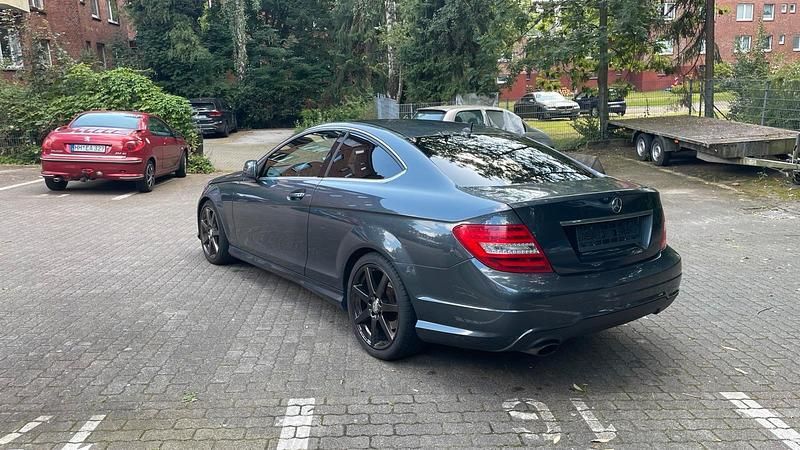 Grau Gebraucht 2013 Mercedes C220 AMG Coupé | 7.800 € (Fairer Preis) - Bild 1/4