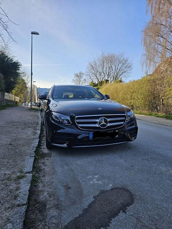 Gebraucht Mercedes E350 258 PS (189 kW) 2019 Schwarz Kombi