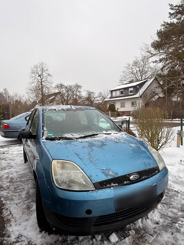 Blau Gebraucht 2002 Ford Fiesta Kleinwagen | 500 € (Superpreis) - Bild 1/4