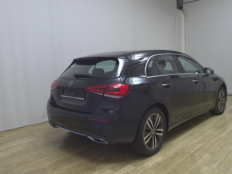 Gebraucht Mercedes A200 Progressive 150 PS (110 kW) 2022 Schwarz Limousine