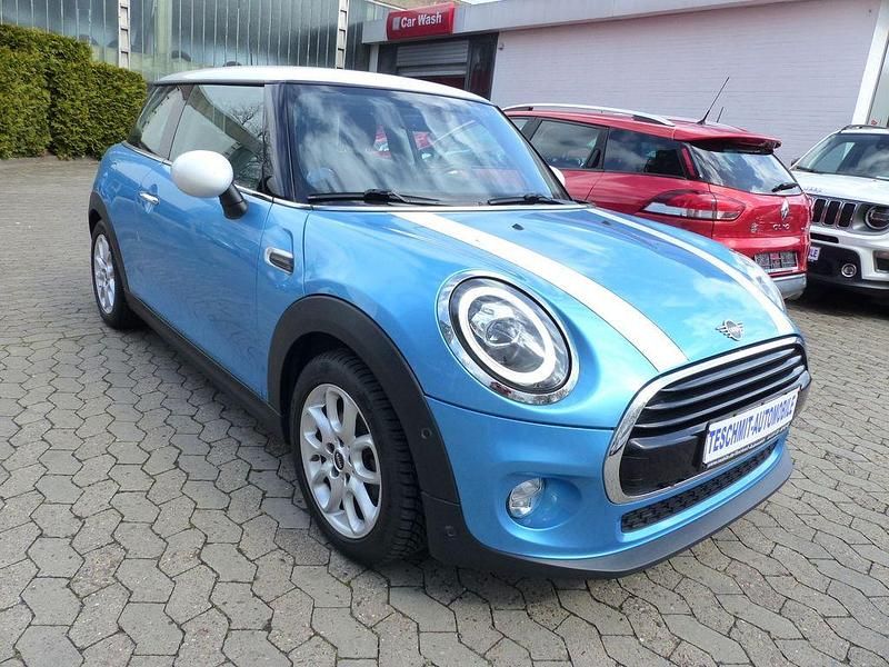 Gebraucht Mini Cooper D 116 PS (85 kW) 2018 Electric blue ii Kleinwagen
