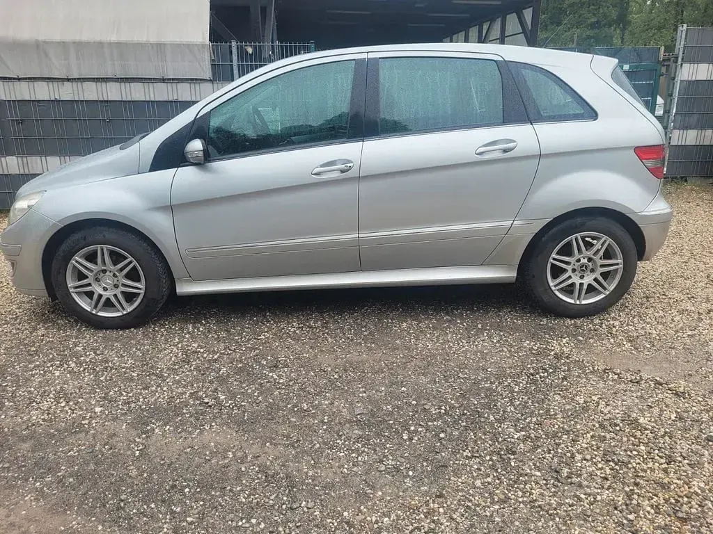 Gebraucht Mercedes B170 116 PS (85 kW) 2006 Silber Van / Kleinbus