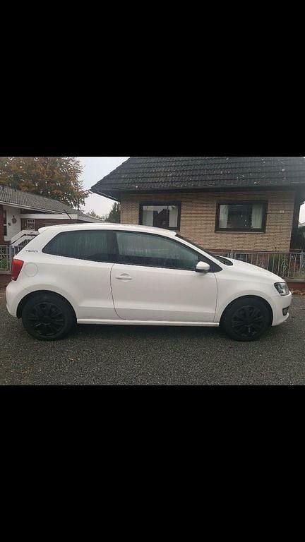 Gebraucht VW Polo Team 60 PS (44 kW) 2010 Weiß Kleinwagen