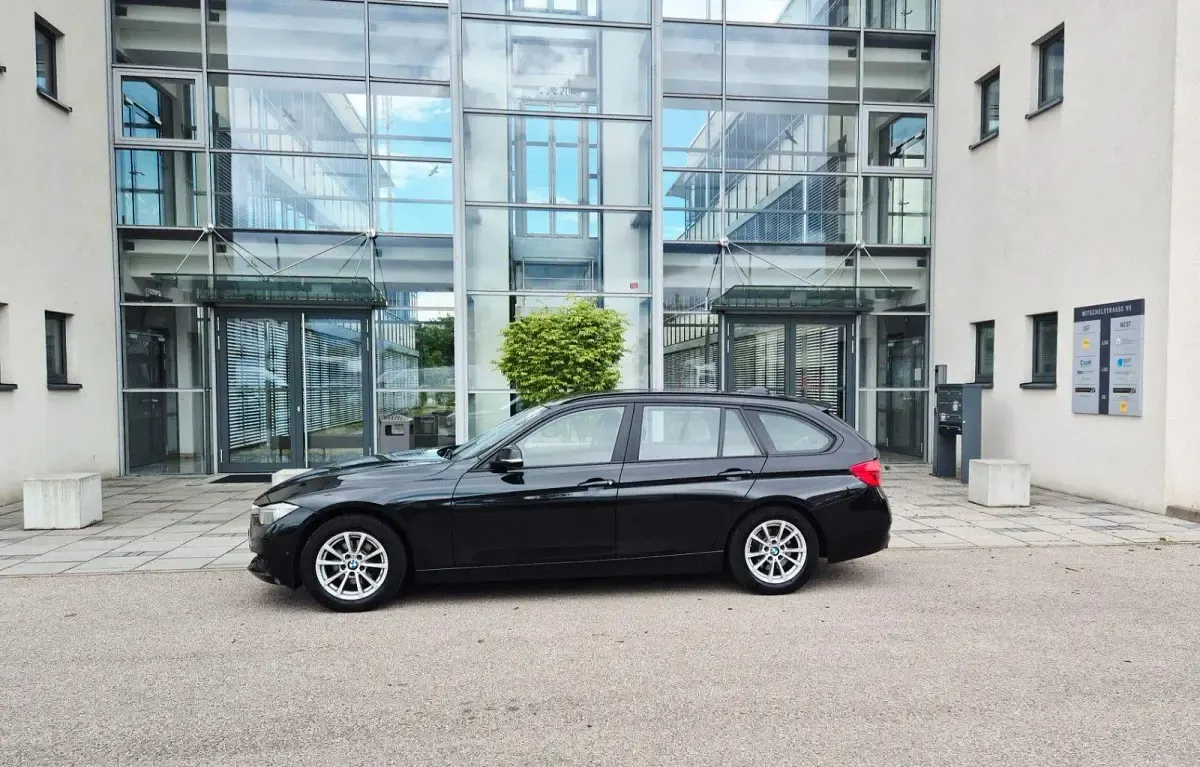 Gebraucht BMW 318 Advantage 136 PS (100 kW) 2016 Schwarz Kombi