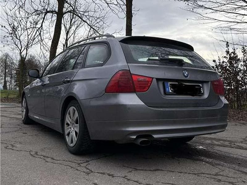 Gebraucht BMW 318 143 PS (105 kW) 2010 Kombi