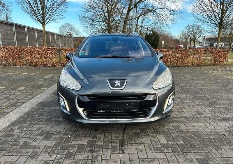 Gebraucht Peugeot 308 SW Allure 111 PS (81 kW) 2013 Grau Kombi