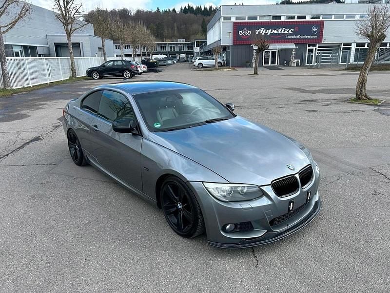 Gebraucht BMW 330 M Performance 258 PS (189 kW) 2012 Grau Coupé