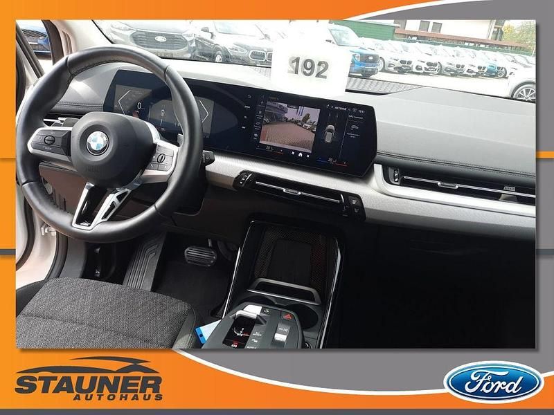 Weiß Gebraucht 2025 BMW 216 Active Tourer Van / Kleinbus | 24.680 € (Guter Preis) - Bild 1/4