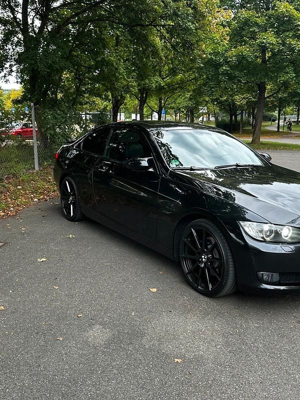 Gebraucht BMW 330 272 PS (200 kW) 2007 Schwarz Coupé