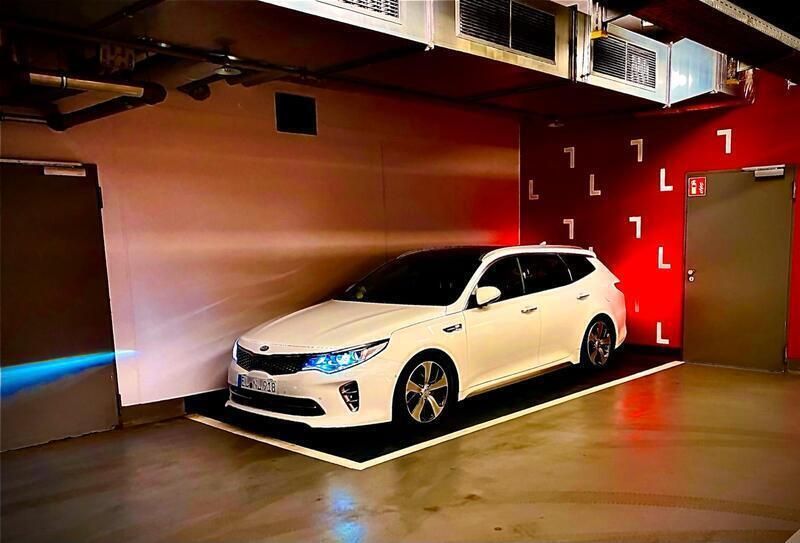Weiß Gebraucht 2017 Kia Optima GT-Line Kombi | 13.300 € (Fairer Preis) - Bild 1/4