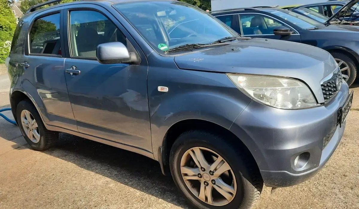 Gebraucht Daihatsu Terios 102 PS (75 kW) 2011 Blau SUV