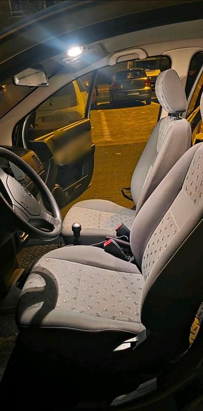 Gebraucht Hyundai Getz 63 PS (46 kW) 2004 Silber Kleinwagen