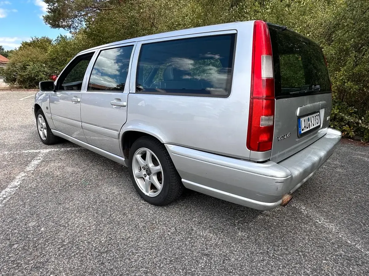 Gebraucht Volvo V70 144 PS (105 kW) 1999 Silber Kombi