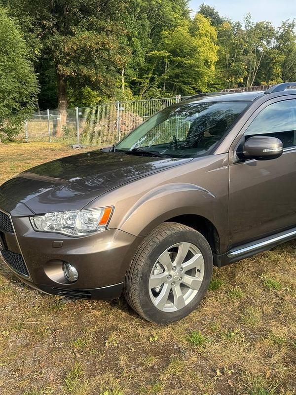Gebraucht Mitsubishi Outlander 177 PS (130 kW) 2012 Braun SUV