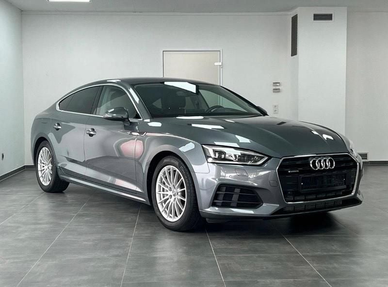 Grau Gebraucht 2019 Audi A5 Limousine | 22.000 € (Superpreis) - Bild 1/4