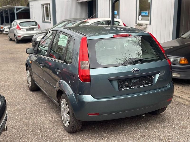 Gebraucht Ford Fiesta Trend 80 PS (58 kW) 2002 Grün Kleinwagen