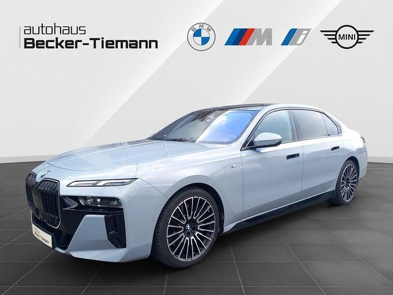 M brooklyn grau Gebraucht 2024 BMW i7 Shadowline Limousine | 75.811 € (Etwas zu teuer) - Bild 1/4
