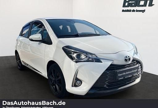 Gebraucht Toyota Yaris Club 111 PS (81 kW) 2019 Weiß Kleinwagen