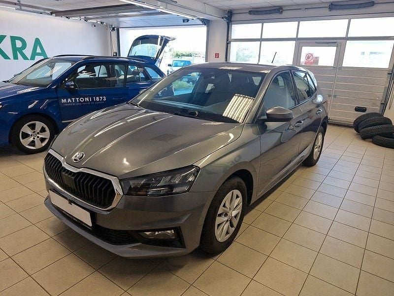 Grau Gebraucht 2022 Skoda Fabia Ambition Limousine | 15.421 € (Fairer Preis) - Bild 1/4
