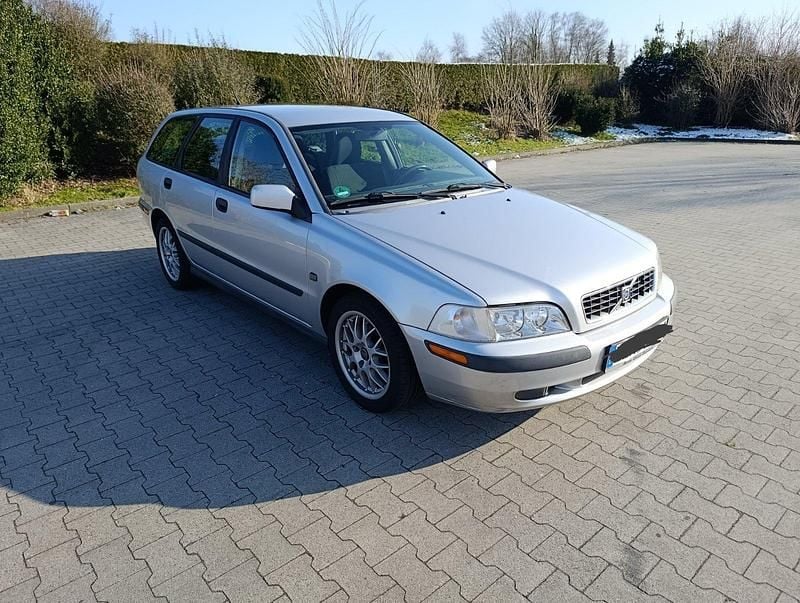 Gebraucht Volvo V40 122 PS (89 kW) 2004 Silber Kombi