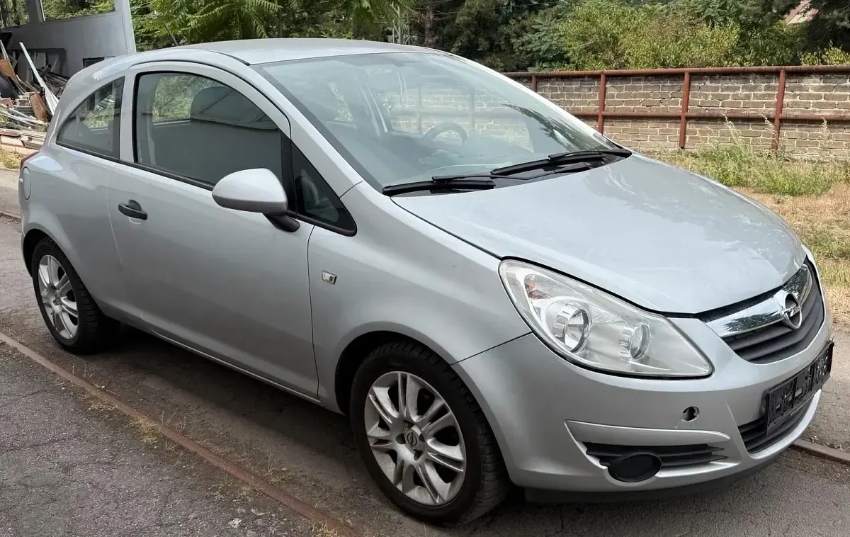 Gebraucht Opel Corsa 60 PS (44 kW) 2009 Silber Kleinwagen