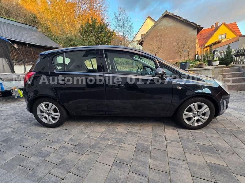 Second-hand Opel Corsa 95 CP (69 kW) 2012 Negru Hatchback