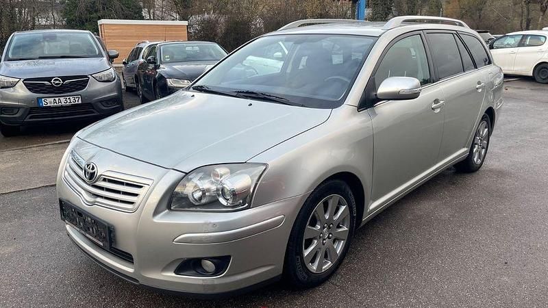 Gebraucht Toyota Avensis Team 129 PS (94 kW) 2009 Silber Kombi