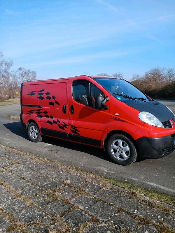Gebraucht Renault Trafic 90 PS (66 kW) 2010 Rot Van / Kleinbus
